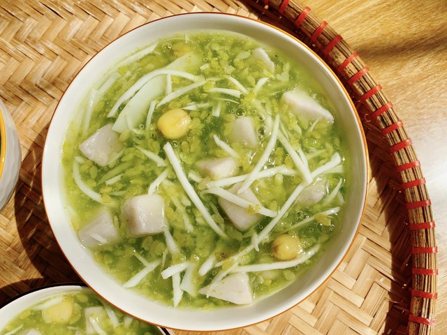 Cách nấu chè cốm dừa khoai môn hạt sen - thức quà thanh dịu mang hương vị Hà thành-1