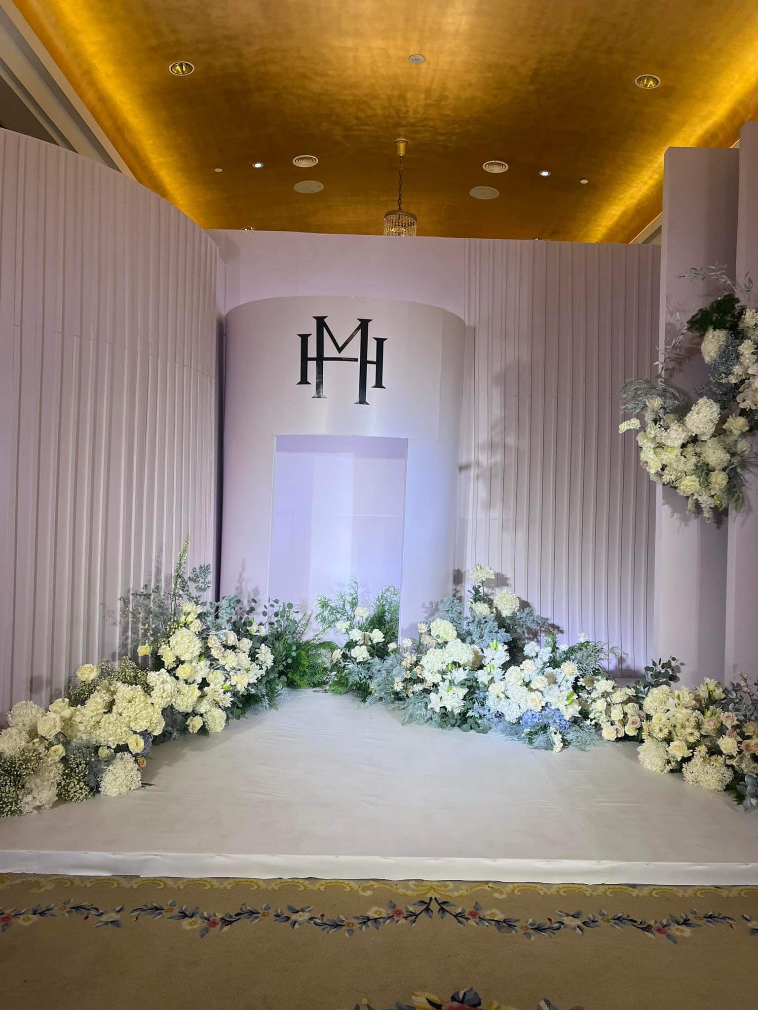Cập nhật từ đám cưới Thanh Hằng: Không gian phủ hoa tươi, những khách mời đầu tiên đã xuất hiện-3