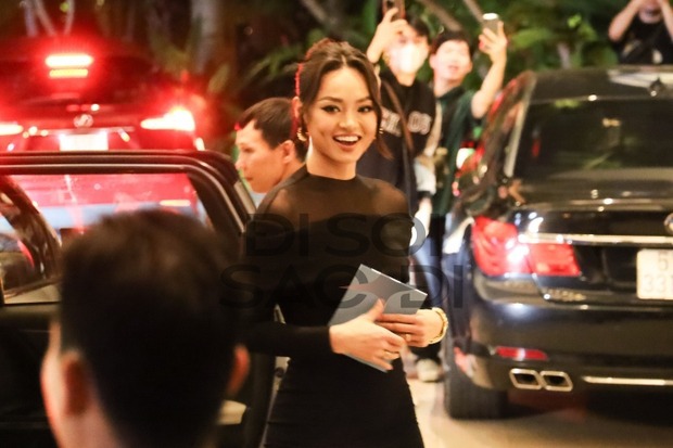 Mai Ngô bắt được hoa cưới đặc biệt của Thanh Hằng và chồng nhạc trưởng, nói 1 câu là thấy cũng mong cưới lắm rồi!-5