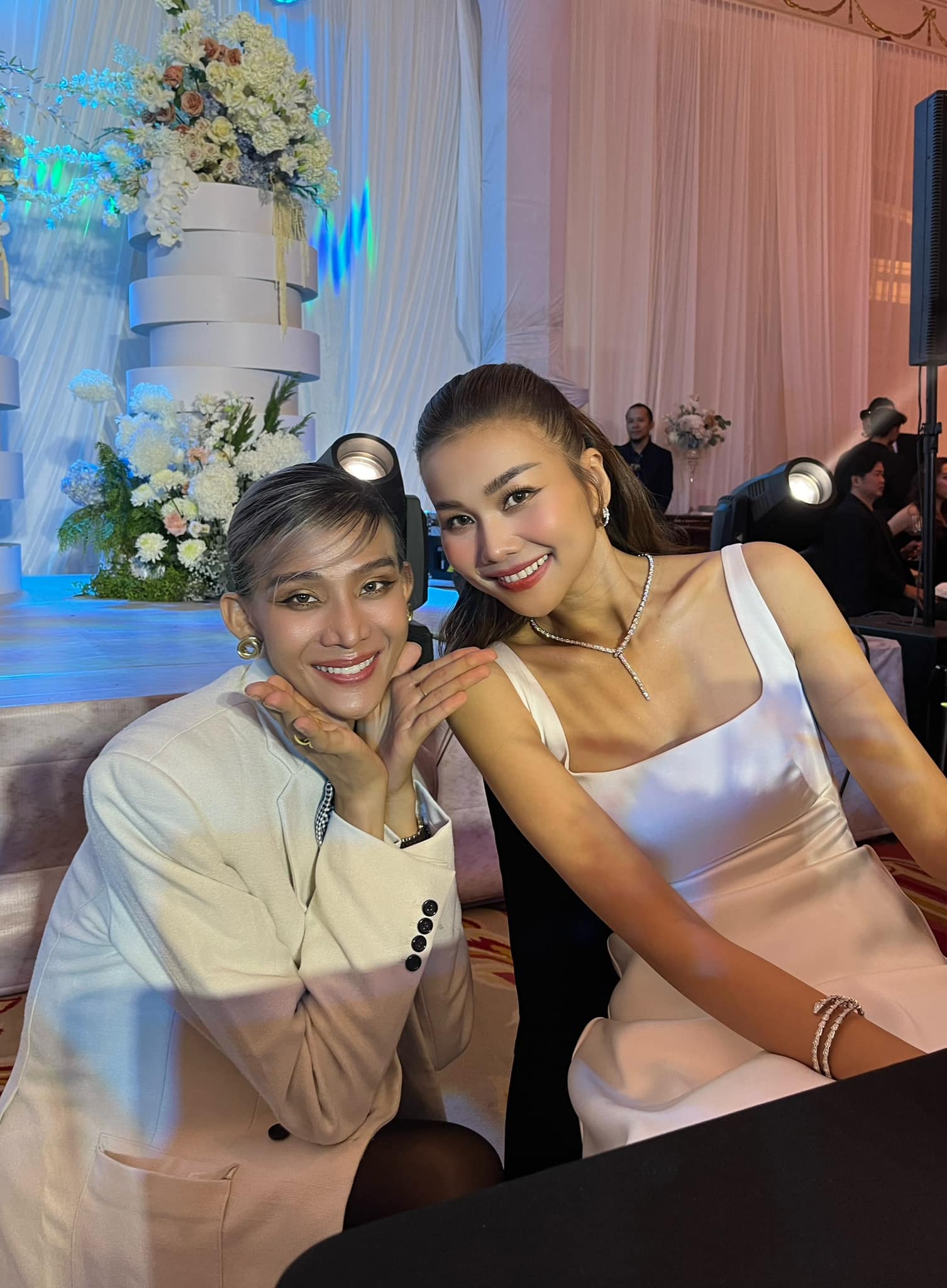 Ảnh nét căng của Thanh Hằng và ông xã trong đám cưới, cô dâu chia sẻ xúc động-2