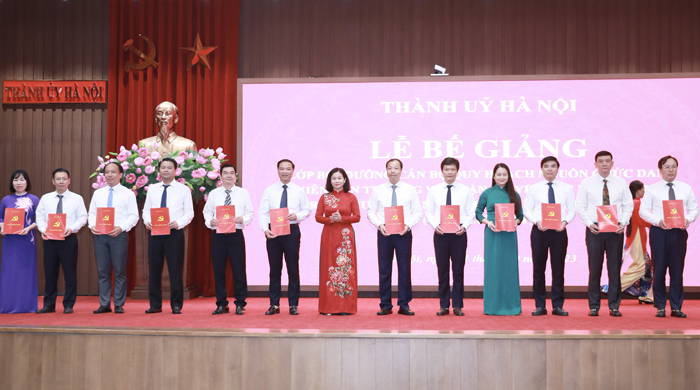 Vận dụng hiệu quả những kiến thức, mô hình, cách làm hay vào thực tiễn tại địa phương, đơn vị-1