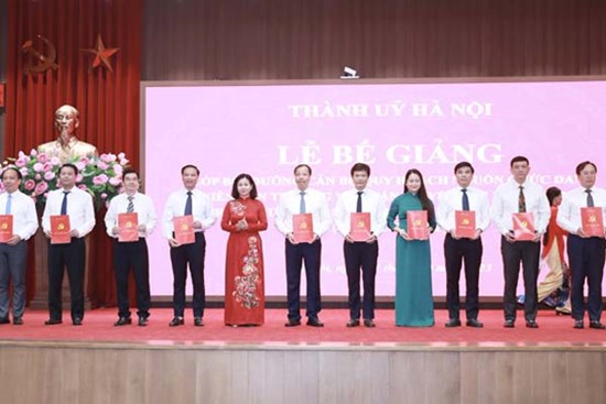Vận dụng hiệu quả những kiến thức, mô hình, cách làm hay vào thực tiễn tại địa phương, đơn vị
