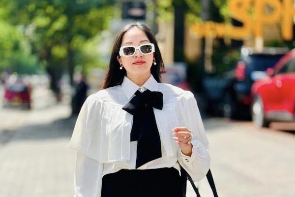 Mẹ 3 con Khánh Thi cùng Phan Hiển trở lại với công việc, dân mạng bày tỏ: Nể thật đấy-4