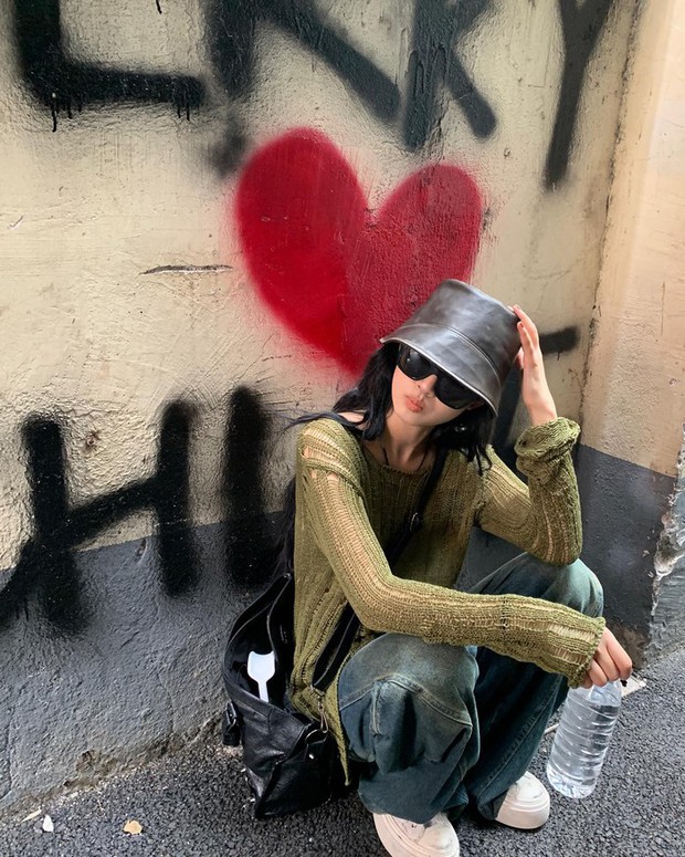 Trời thu mát lạnh mà không lên đồ” theo Earth Tone thì đúng là phí!-2