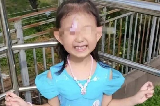 Bé gái mất tích trên bãi biển, 14 ngày sau cảnh sát tìm thấy thi thể: Một phút sơ sảy trong chuyện dạy con, hậu quả kinh hoàng