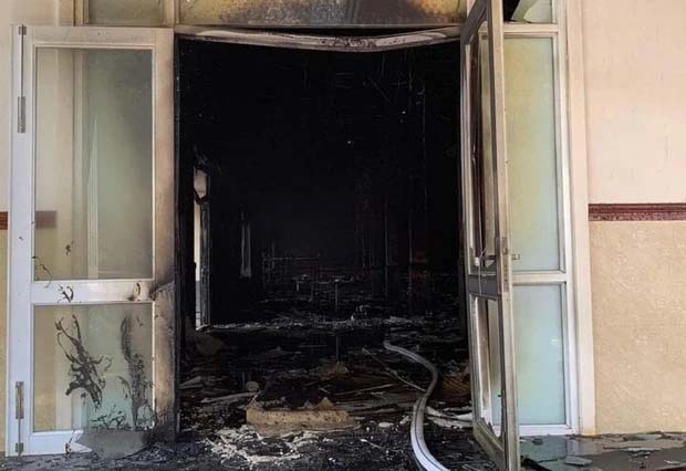 Chú rể kể phút đưa cô dâu thoát ngọn lửa thiêu rụi hội trường đám cưới-1