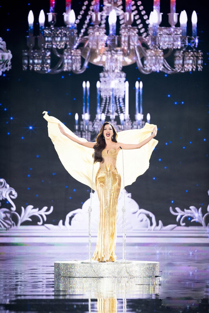 Lê Hoàng Phương tỏa sáng ở bán kết Miss Grand với đầm thiên nga của Lê Ngọc Lâm-1