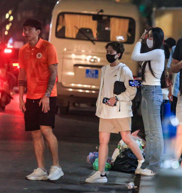 Bắt gặp Đoàn Văn Hậu lái Porsche 5 tỷ đưa vợ sắp cưới và Hoà Minzy về-4