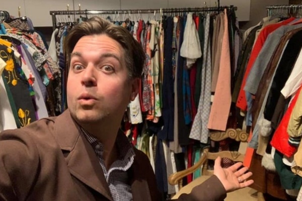 Mua đồ cũ của người đã mất, chàng trai tìm thấy kho báu trị giá cả triệu USD-2