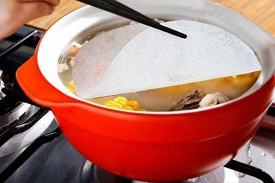 Bí quyết vớt mỡ cho nước canh trong vắt