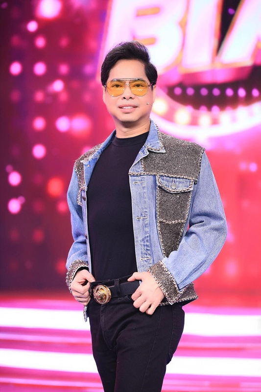 Nam ca sĩ U60 không cưới vợ sinh con dù được nhiều cô gái ái mộ, sống một mình trong biệt thự dát vàng-1
