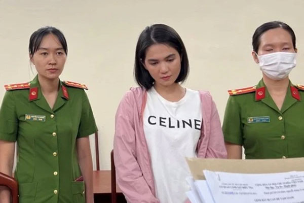 2 gà cưng Vũ Khắc Tiệp từ một thời dính như sam với Ngọc Trinh giờ ra sao?-12