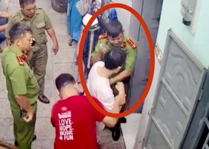 Giải cứu thanh niên bị chủ nợ nhốt trong phòng trọ ở Bình Dương-1