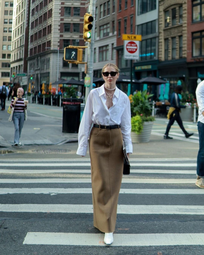 Nàng blogger người Anh nổi tiếng trên Instagram vì gu thời trang toát ra mùi giàu có-5