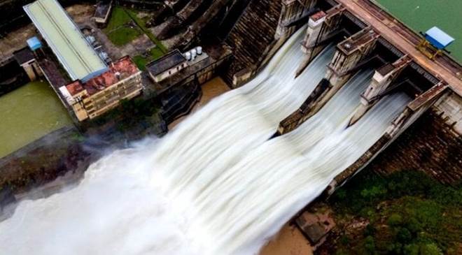 Mưa cực lớn làm TP Đông Hà ngập sâu, thuỷ điện ở Huế tăng cường xả nước-5