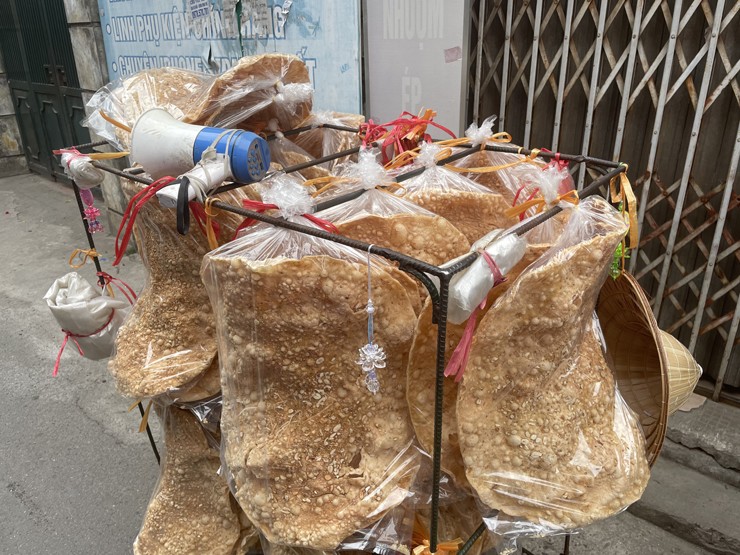 Người đàn ông Bắc Giang bán thứ bánh này, chỉ vài tiếng bay” hơn trăm chiếc-2