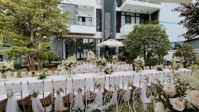 Sao Việt báo hiếu bố mẹ: Tiểu Vy tậu nhà mặt phố ở tuổi 23, Quốc Trường chi 25 tỷ xây biệt thự hoành tráng-19