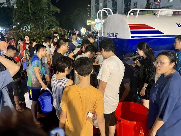 Sục rửa toàn bộ đường ống, bể nước Khu đô thị Thanh Hà-1