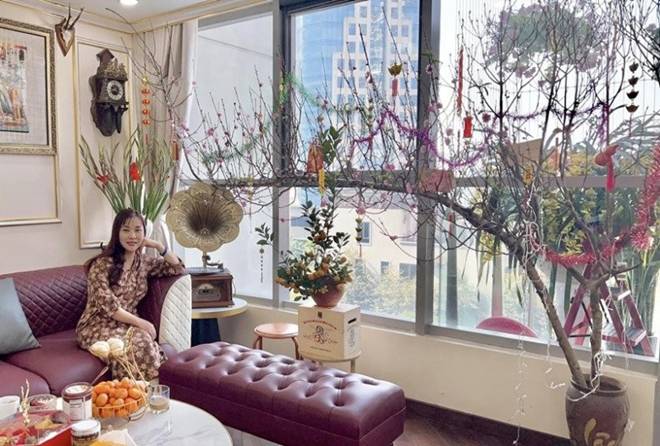 Vợ Đại úy của NSND Tự Long khoe góc ban công đầy ắp sắc hoa, treo đàn cực đáng yêu-10