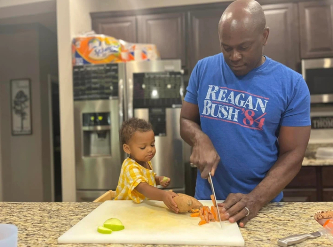 Mẹ đơn thân 6 con trúng số độc đắc khi dùng app hẹn hò, cuộc sống hiện tại như mơ bên người chồng hoàn hảo-4