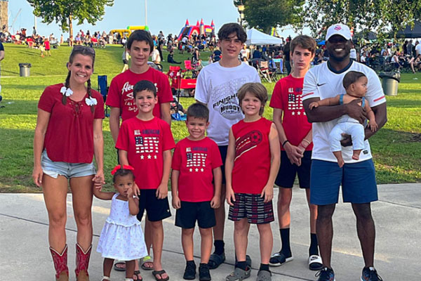 Con đòi bố, phản ứng của người đàn ông lạ khiến mẹ đơn thân rơi nước mắt-2