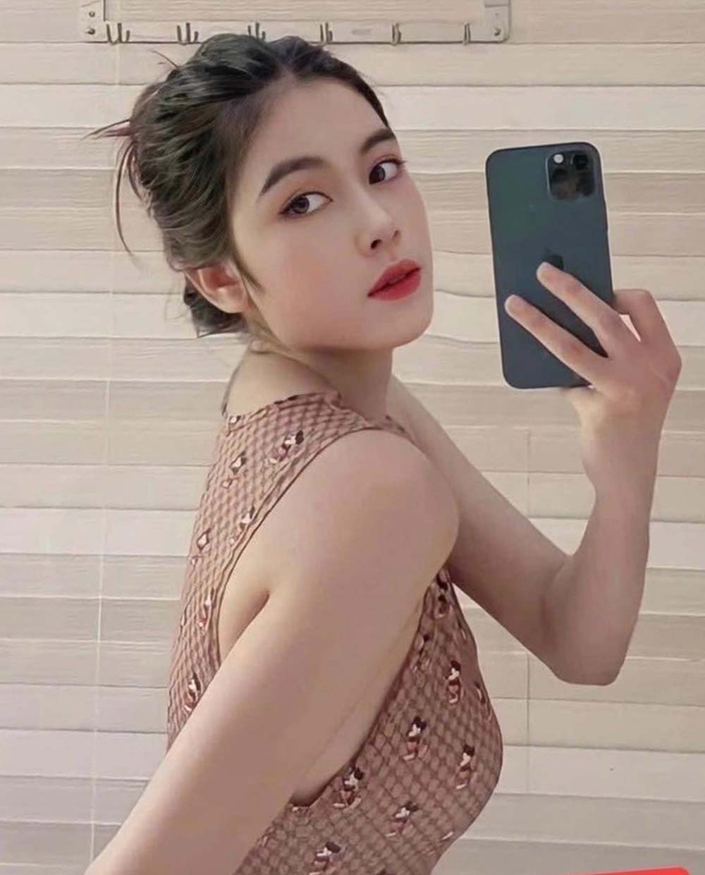 Tạm giữ 1 hot girl Facebook tại Quảng Nam - Đà Nẵng-2