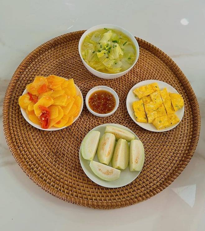 Loạt mâm cơm 20 nghìn đồng gây sốt mạng của người phụ nữ Hà Nội-4