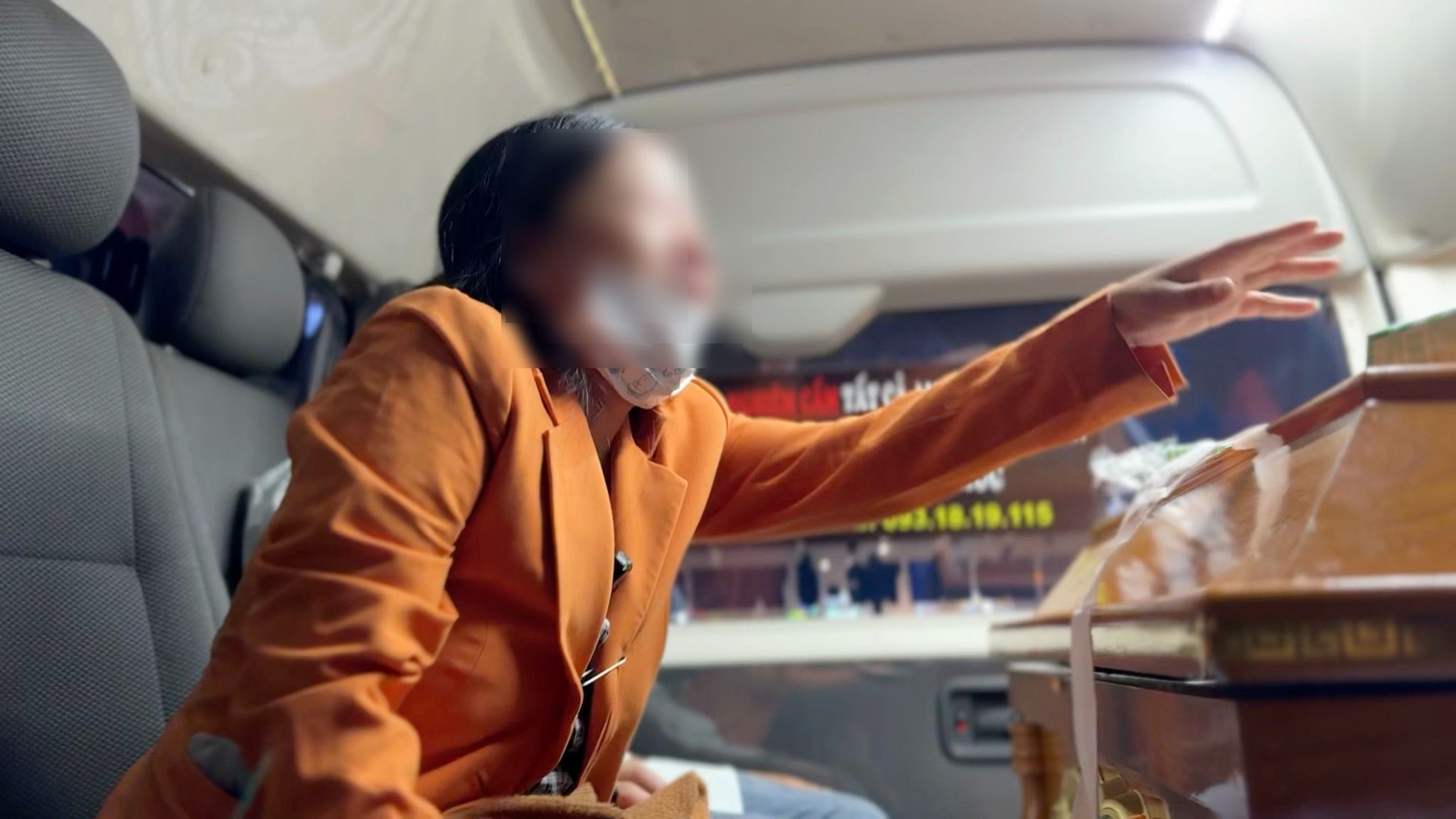 Thiếu tiền mua quan tài, mẹ định đặt thi thể con vào thùng mì tôm, đưa về quê-1