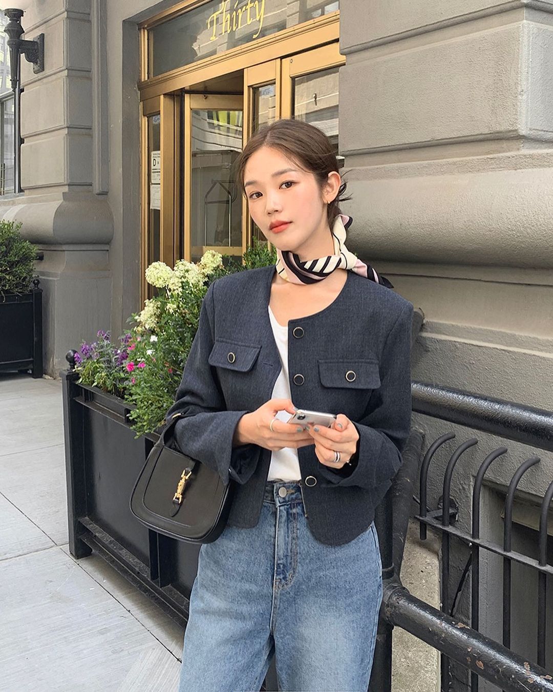 Áo khoác dáng ngắn là kiểu áo đáng sắm cho mùa lạnh năm nay-1