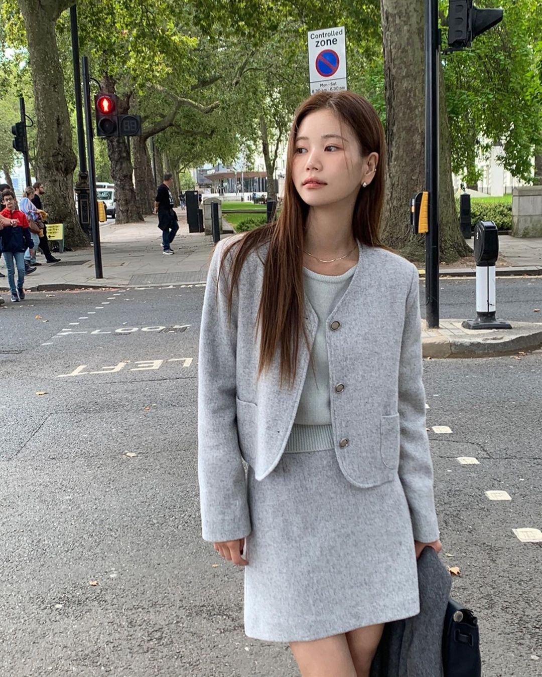 Áo khoác dáng ngắn là kiểu áo đáng sắm cho mùa lạnh năm nay-4