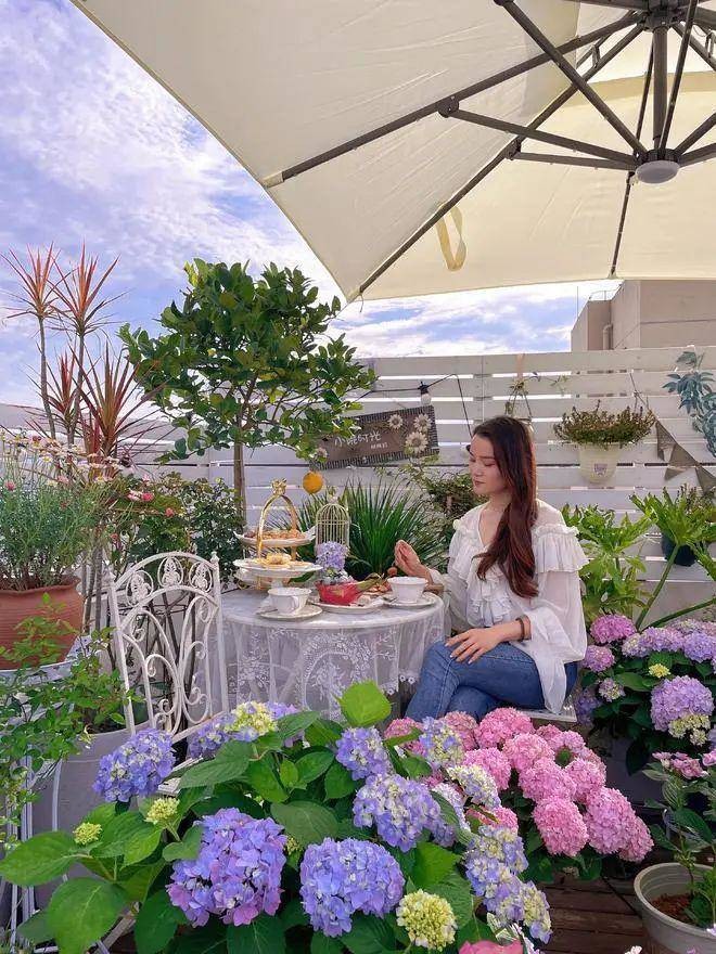 Cãi lời bố mẹ mua nhà tầng thượng, 9X biến nhà đẹp như resort, ai nhìn cũng chỉ biết ước-1