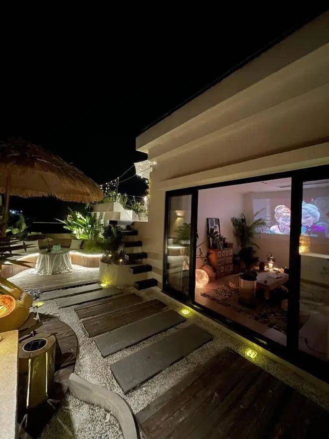 Cãi lời bố mẹ mua nhà tầng thượng, 9X biến nhà đẹp như resort, ai nhìn cũng chỉ biết ước-11