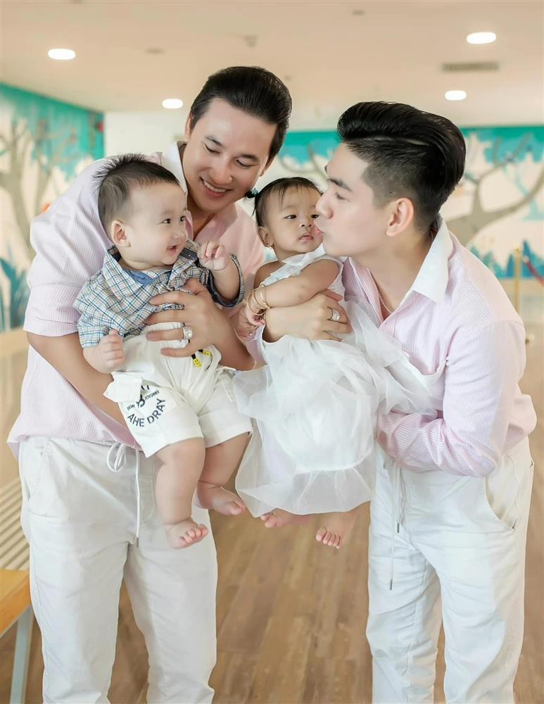 Biệt thự mới xây của cặp đôi đồng tính vừa gây xôn xao bởi đám hỏi hoành tráng-5
