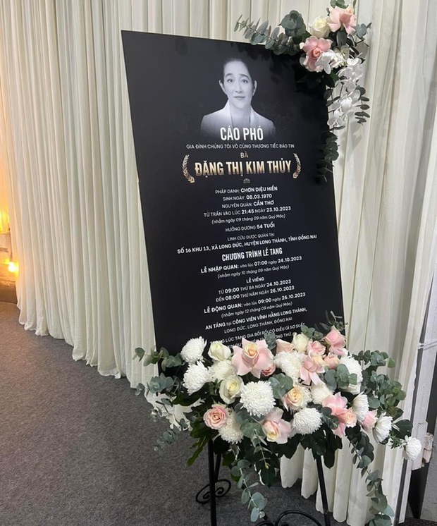 Lê Dương Bảo Lâm kịp về chịu tang mẹ vợ: Ôm Quỳnh Quỳnh động viên, nói 1 câu gây xúc động-6