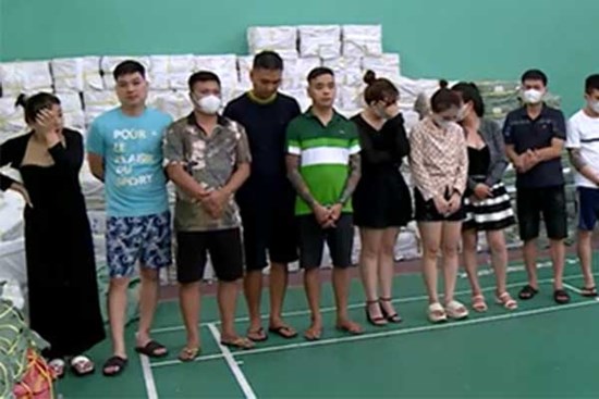 Bắt quả tang 17 nam nữ đang 'bay lắc' trong biệt thự khủng ở Bắc Ninh