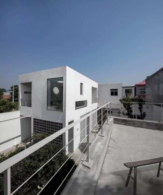 Con trai 40 tuổi xây căn nhà 200m2 để bố mẹ dưỡng già, có sân vườn trồng nhiều cây xanh ngập tràn ánh nắng-3