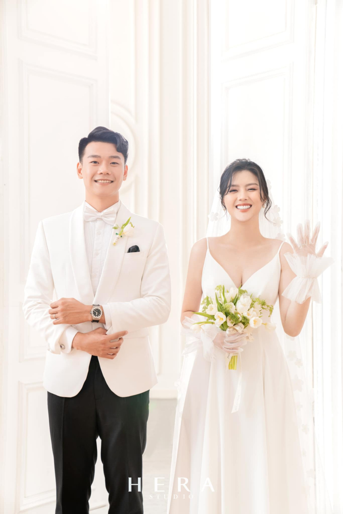 Hậu vệ tuyển Việt Nam bị con trai quên mặt sau một tuần đi thi đấu, vỡ oà hạnh phúc khi con nhận ra bố-5