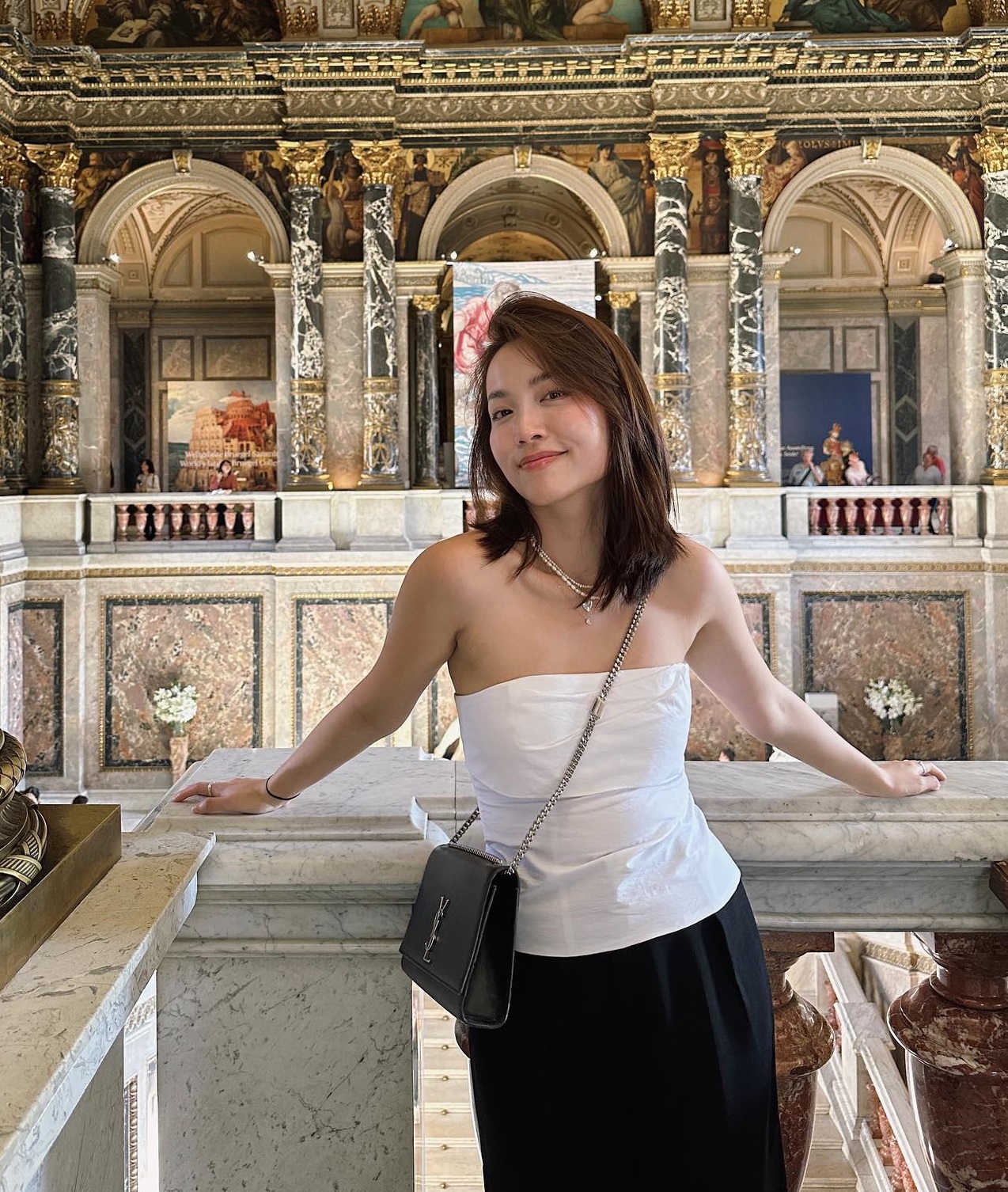 Mặc đồ màu trung tính đẹp như Hà Trúc với 10 công thức thanh lịch, hack tuổi-3