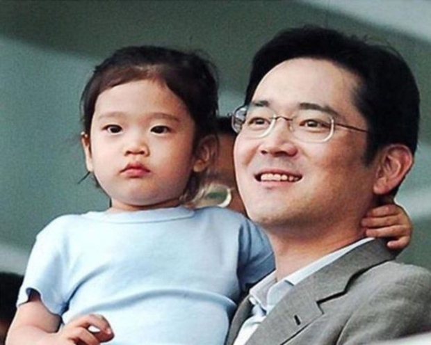 Ái nữ 19 tuổi nhà Thái tử Samsung hiếm hoi xuất hiện, lập tức gây sốt với nhan sắc thanh tú chuẩn tiểu thư gia tộc giàu nhất Hàn Quốc-1