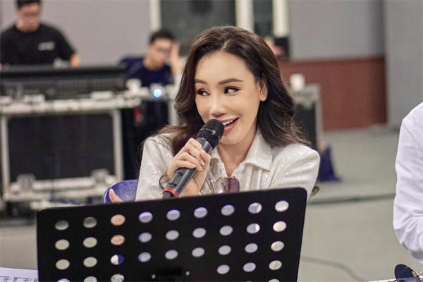 Hồ Quỳnh Hương: Tôi đâu có nhiều tiền, tạm ổn thôi-4