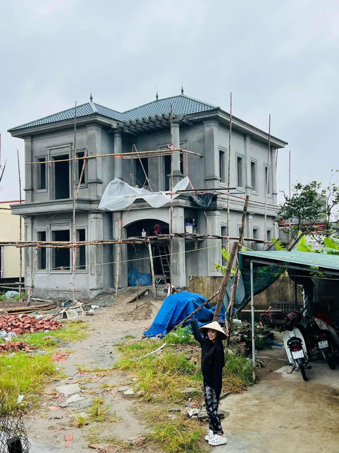 Cô gái 9X chi 3 tỷ đồng xây nhà tặng bố mẹ và anh trai, thành quả sau 7 năm phấn đấu khiến ai cũng nể phục-3