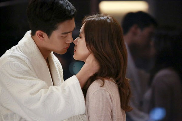 Đến nhà bạn trai ăn cơm, tôi điếng người khi thấy chị gái anh ấy-2