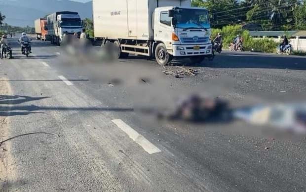 Khánh Hòa: Tai nạn liên hoàn vào giờ học sinh đến trường, 3 người chết-1