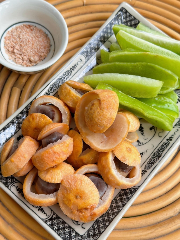 Shark Bình có hành động ngọt ngào vỗ về Phương Oanh trong giai đoạn ốm nghén nặng-4