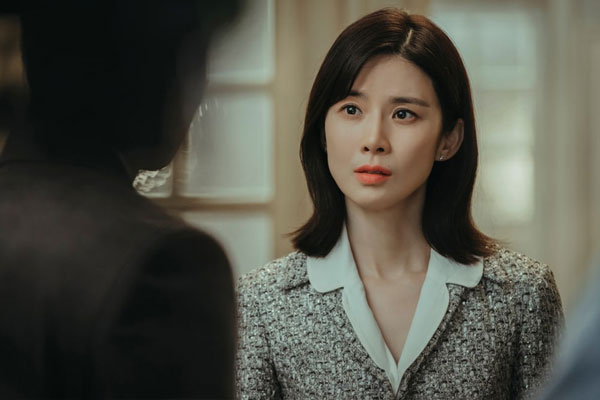 Giám đốc muốn bỏ vợ con cưới người tình, tình nhân của anh lại quỳ xuống cầu xin chia tay-2