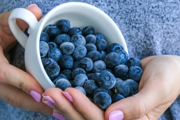 6 việc nhỏ làm trong phòng tắm, nhà vệ sinh đang hủy hoại sức khỏe của bạn từng ngày-4