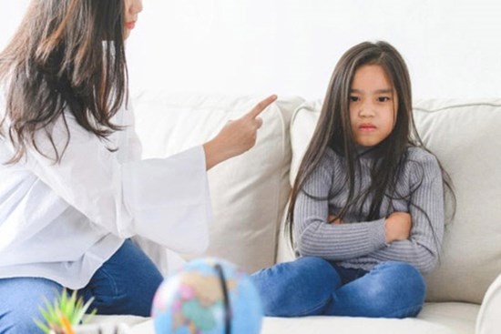 7 cách giáo dục của cha mẹ dễ dẫn đến những đứa con bất hiếu