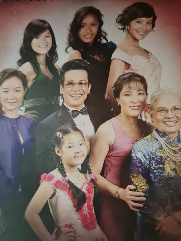 Sao Việt ly hôn tuổi xế chiều: MC Thanh Bạch U70 coi con cháu là nguồn năng lượng sống-6