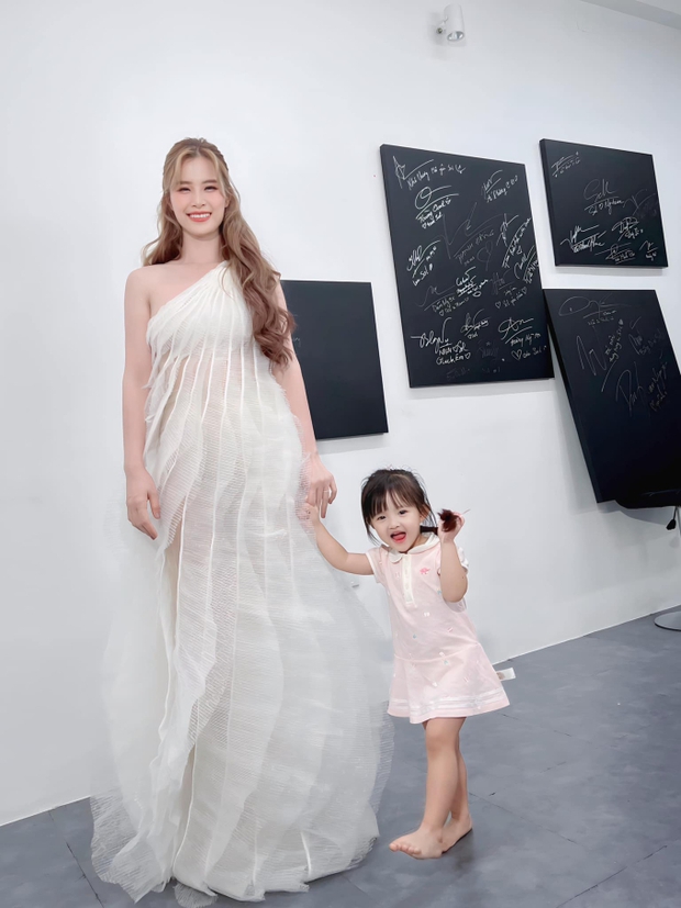 Đông Nhi tổ chức sinh nhật hoành tráng cho ái nữ, ai dè để lộ 1 chi tiết đặc biệt giữa nghi vấn bầu lần 2?-3