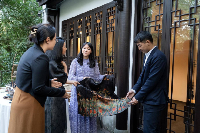 Công chúa vạn người mê của Bhutan từng làm chao đảo MXH hiếm hoi lộ diện bên phu quân, nhan sắc tiên tử ở tuổi 30 gây chú ý-7